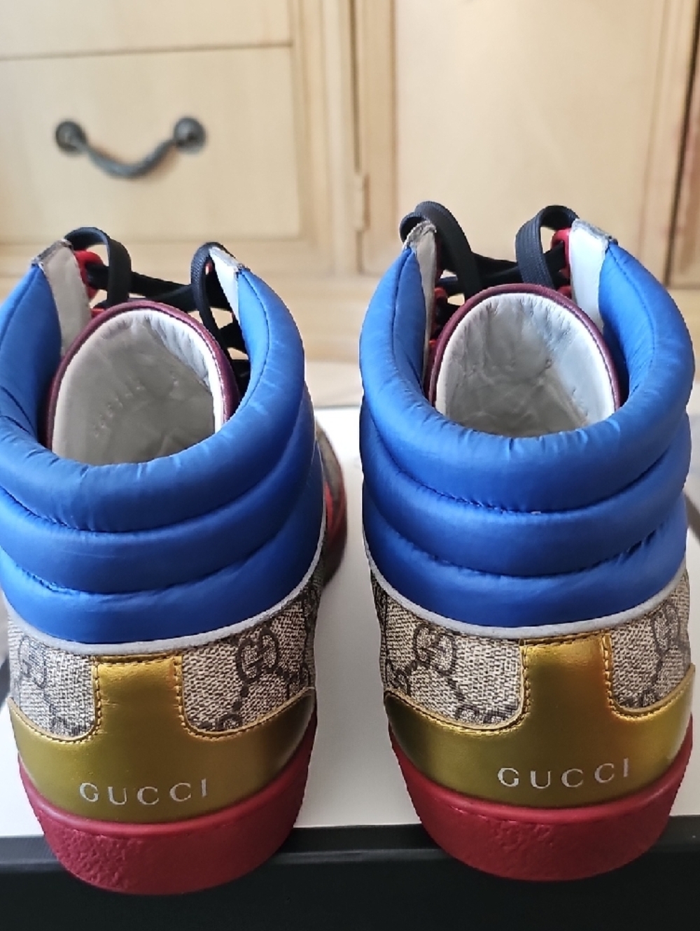 Gucci Men’s High-Top Sneakers in Light Gray Monogram with Blue & Red Accents - Picture 5 of 14